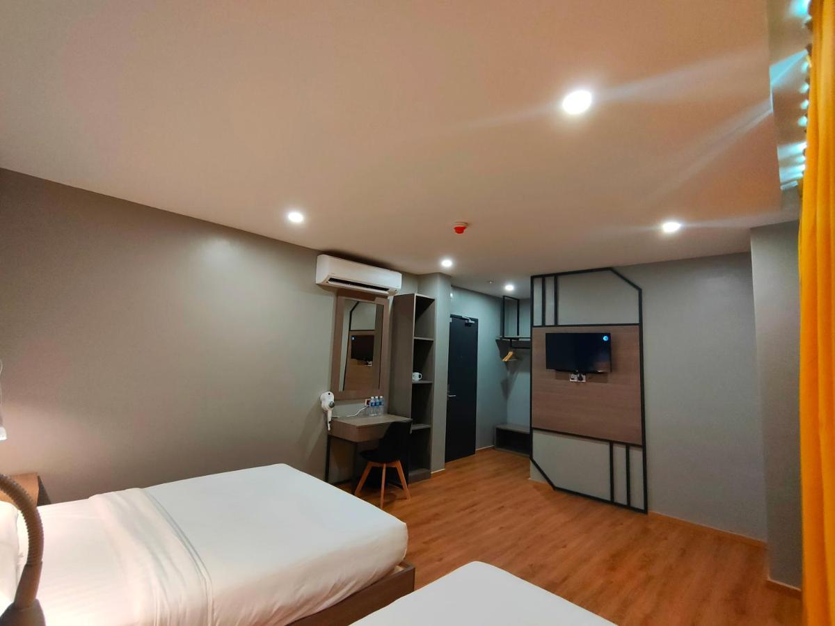 Uptown Hotel Semporna Bagian luar foto