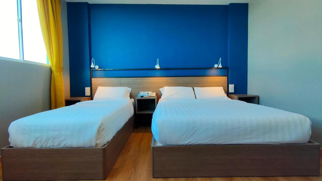 Uptown Hotel Semporna Bagian luar foto