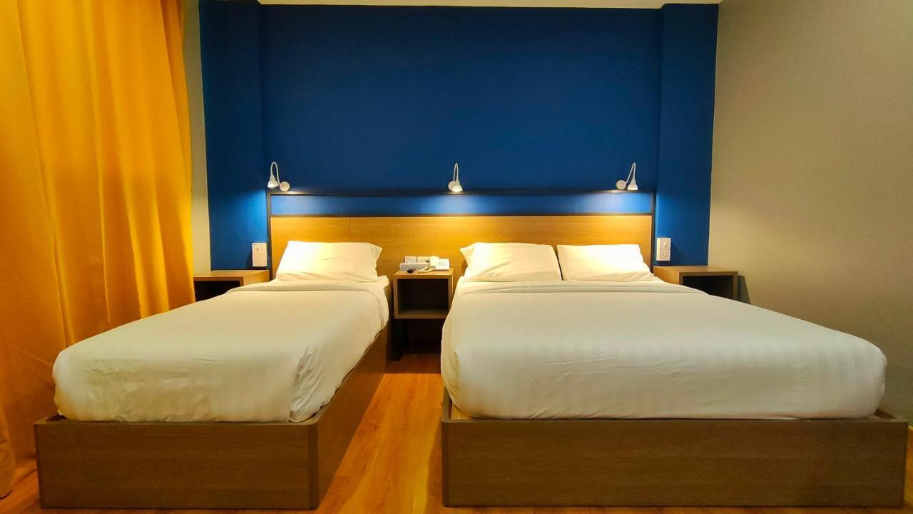Uptown Hotel Semporna Bagian luar foto