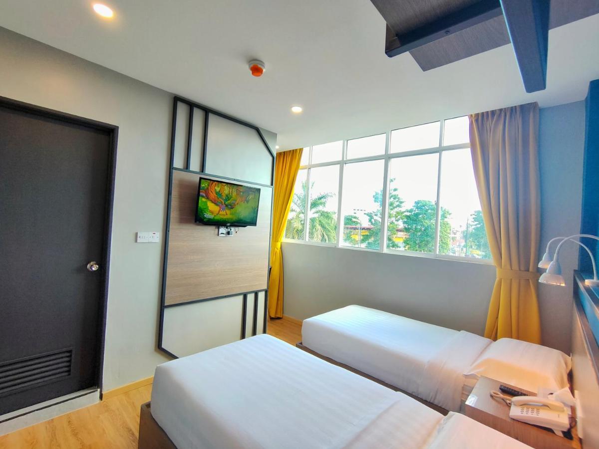 Uptown Hotel Semporna Bagian luar foto