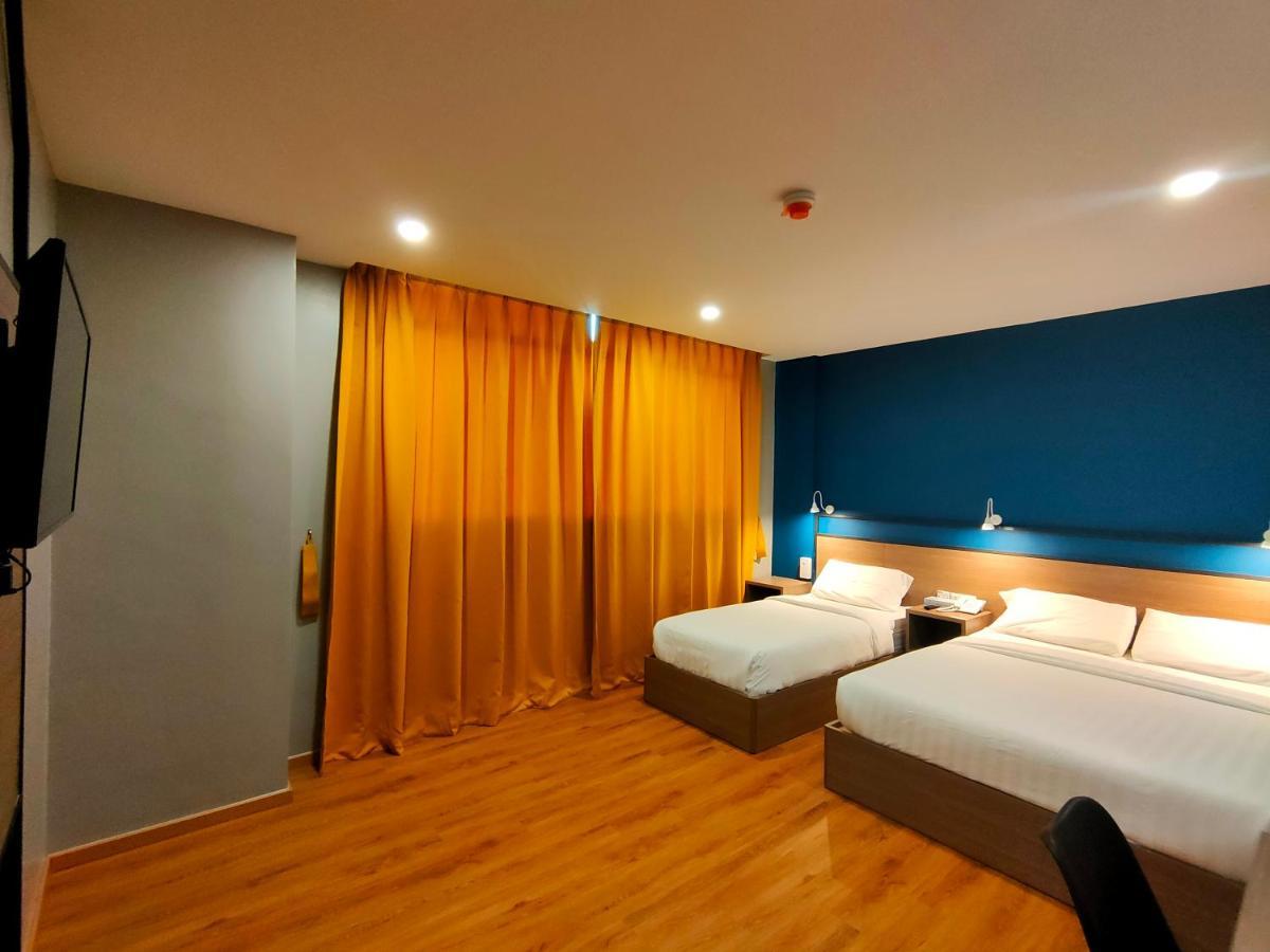 Uptown Hotel Semporna Bagian luar foto