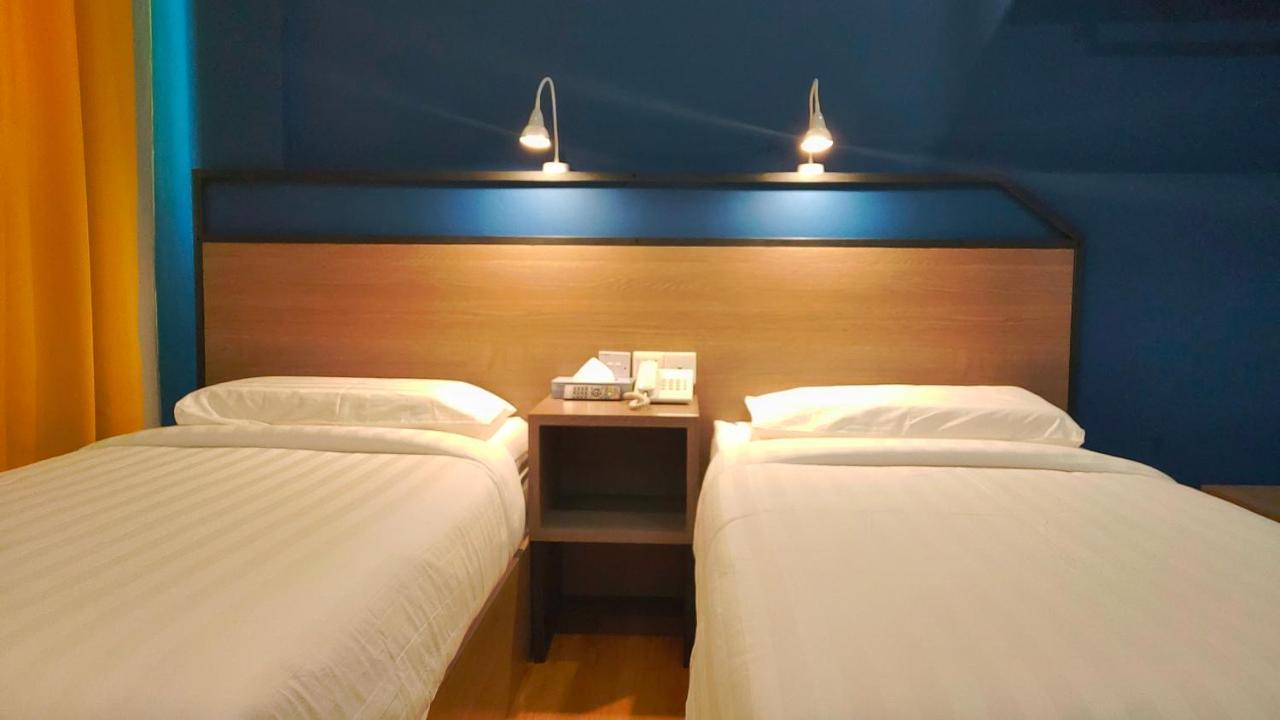 Uptown Hotel Semporna Bagian luar foto