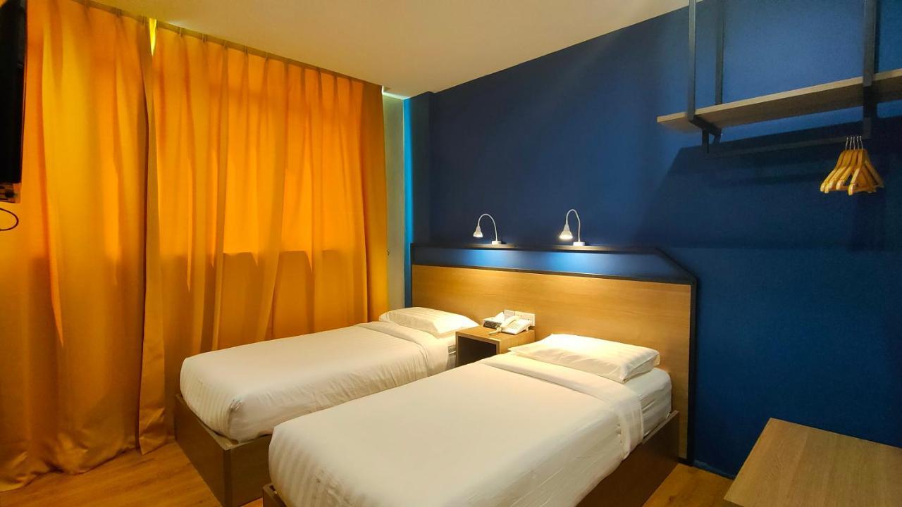 Uptown Hotel Semporna Bagian luar foto