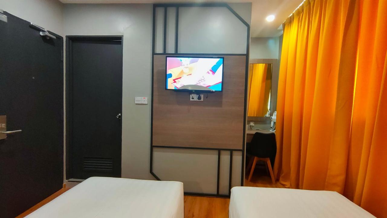 Uptown Hotel Semporna Bagian luar foto