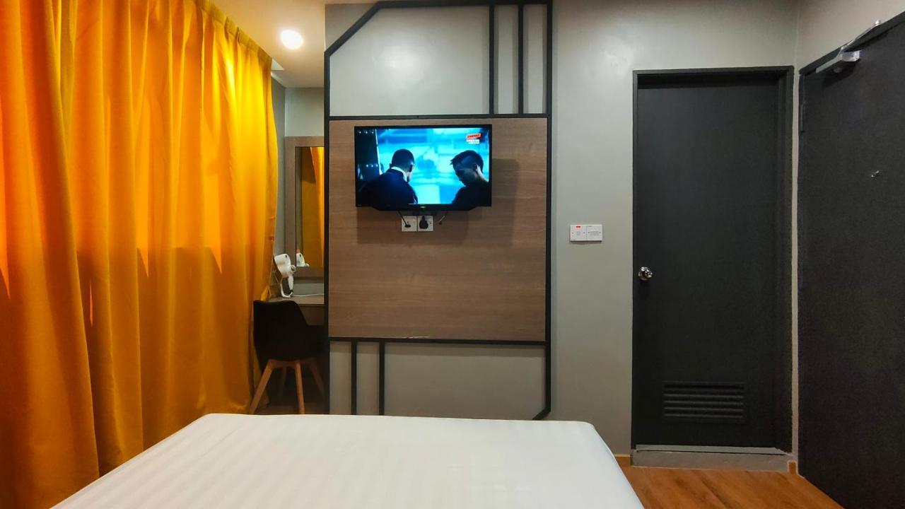 Uptown Hotel Semporna Bagian luar foto