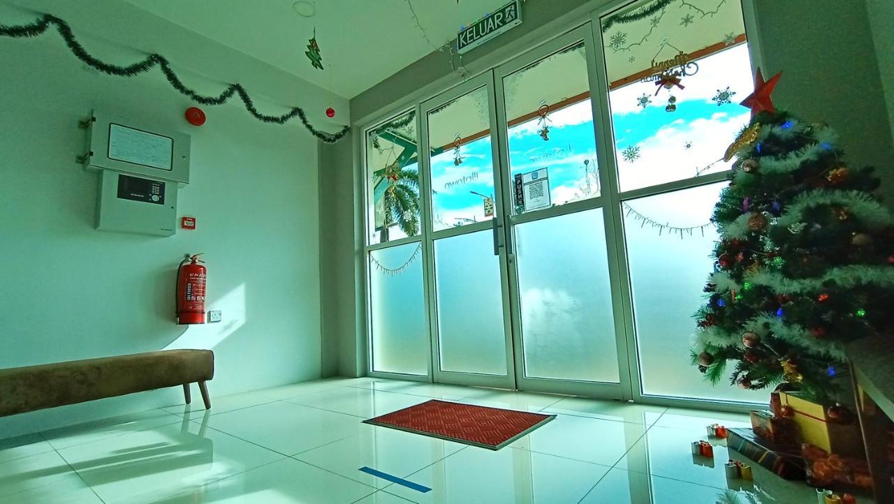 Uptown Hotel Semporna Bagian luar foto